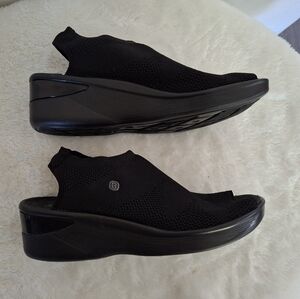 Women's Bzees Black Slingback Wedge Shoes Size 10W.
